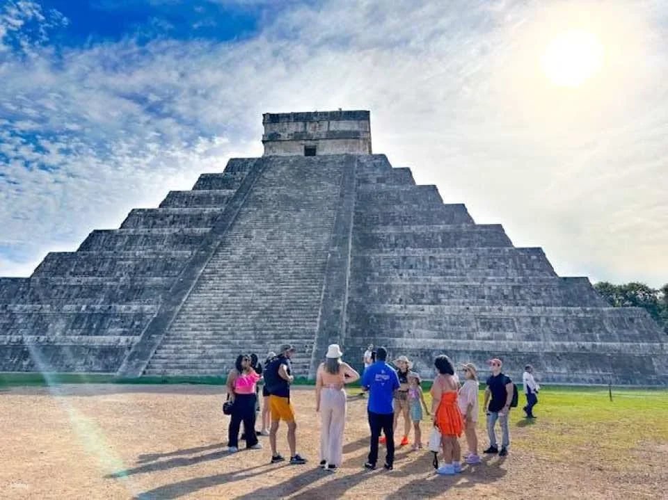 Chichen Itza on-site guided tour with certified local expert