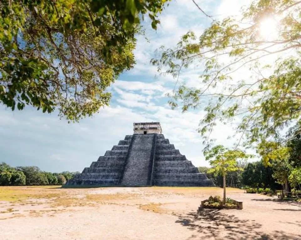 Chichen Itza on-site guided tour with certified local expert