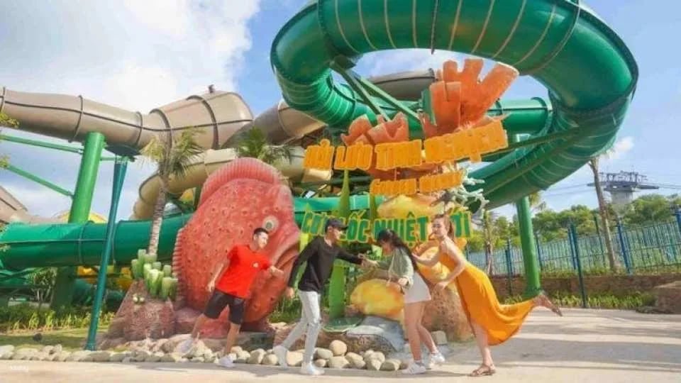 Hon Thom Cable Car and Aquatopia Water Park Entrance Ticket