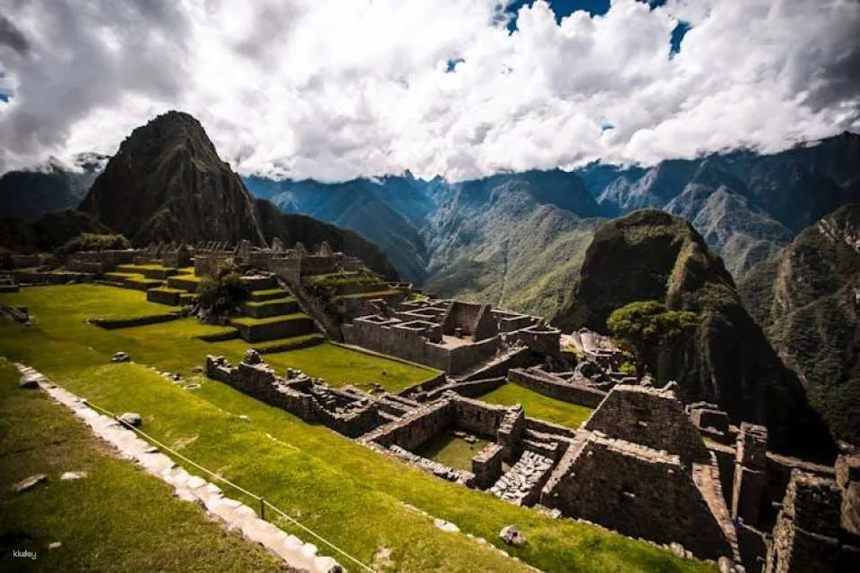 Guided tour of Machu Picchu citadel including entrance