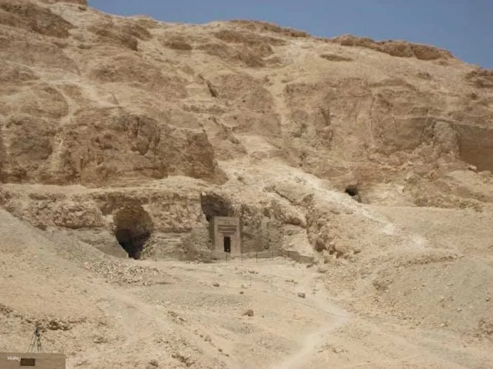 Ancient city of Luxor guided tour with lunch from Hurghada