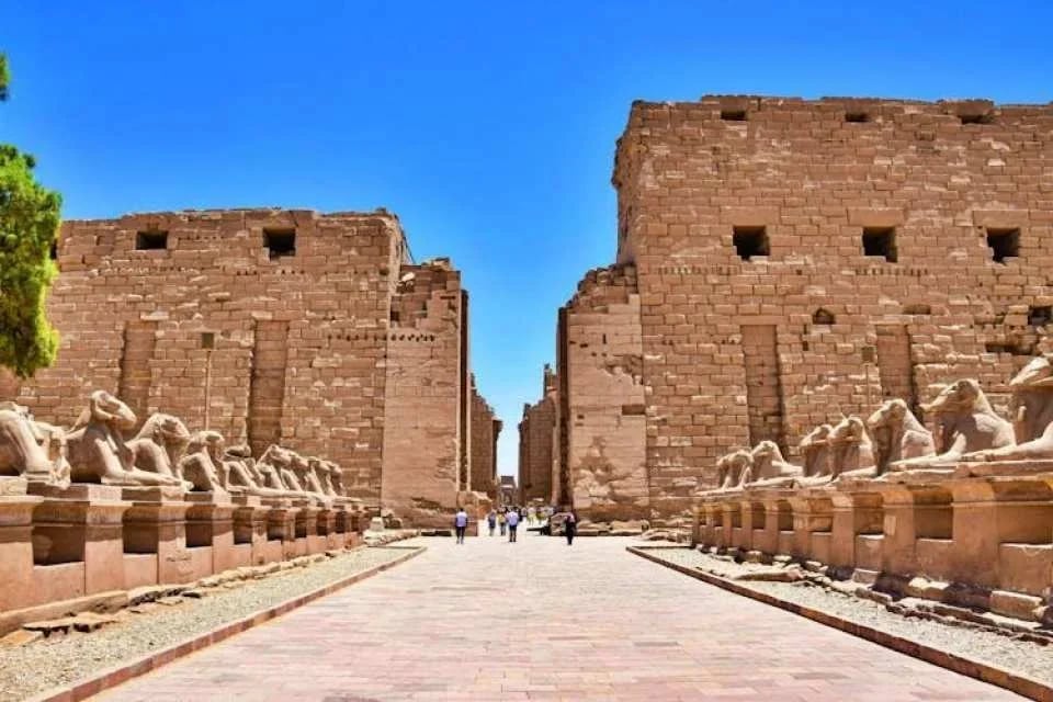 Ancient city of Luxor guided tour with lunch from Hurghada