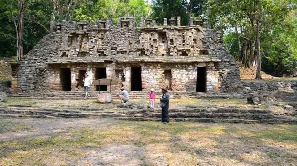 Lacandona Jungle, Yaxchilan and Bonampak full-day guided tour from Palenque