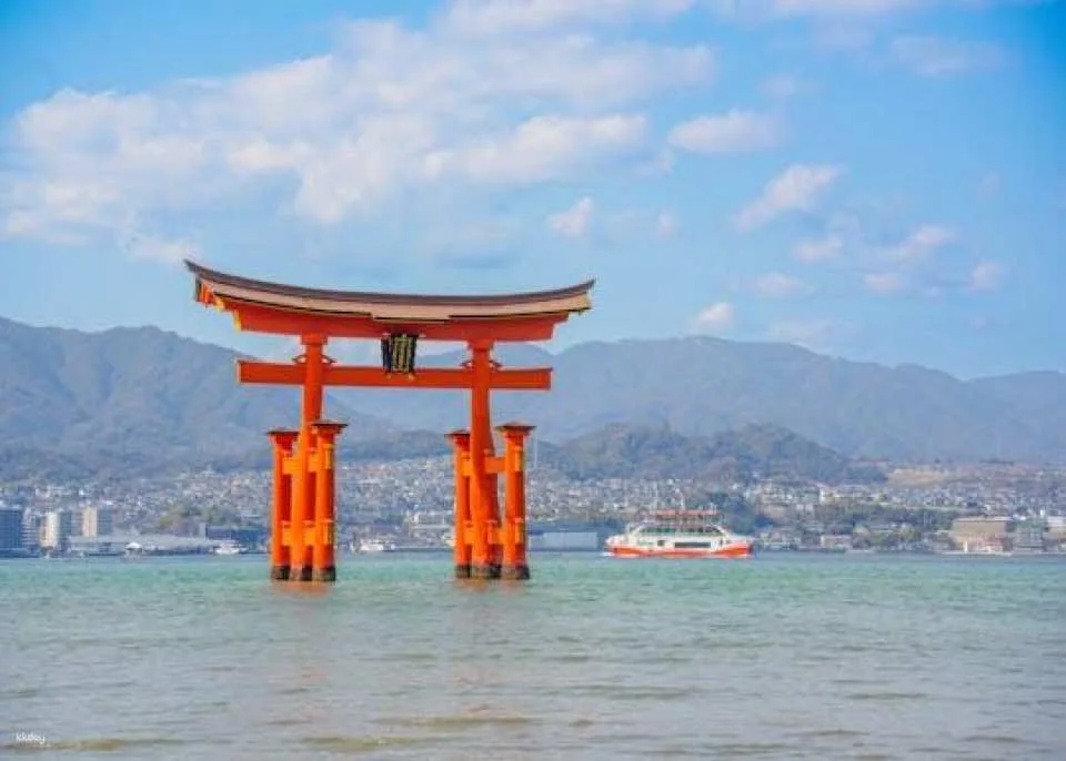 Day trip to Hiroshima and Miyajima by bullet train from Osaka