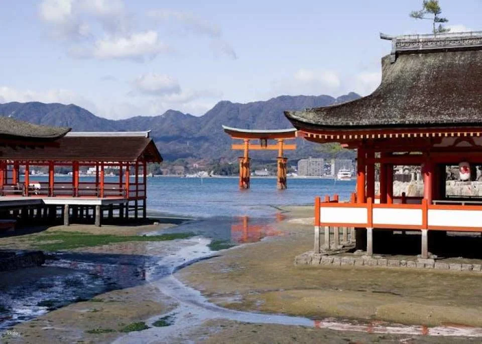 Day trip to Hiroshima and Miyajima by bullet train from Osaka