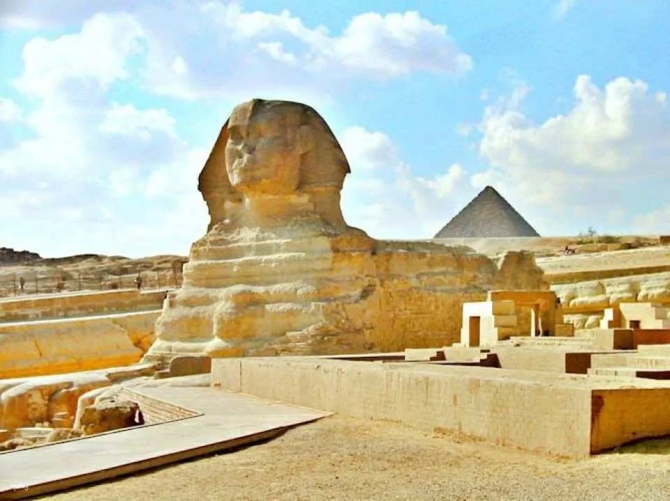 New Grand Museum with Giza Pyramids and Great Sphinx tour from Dahab