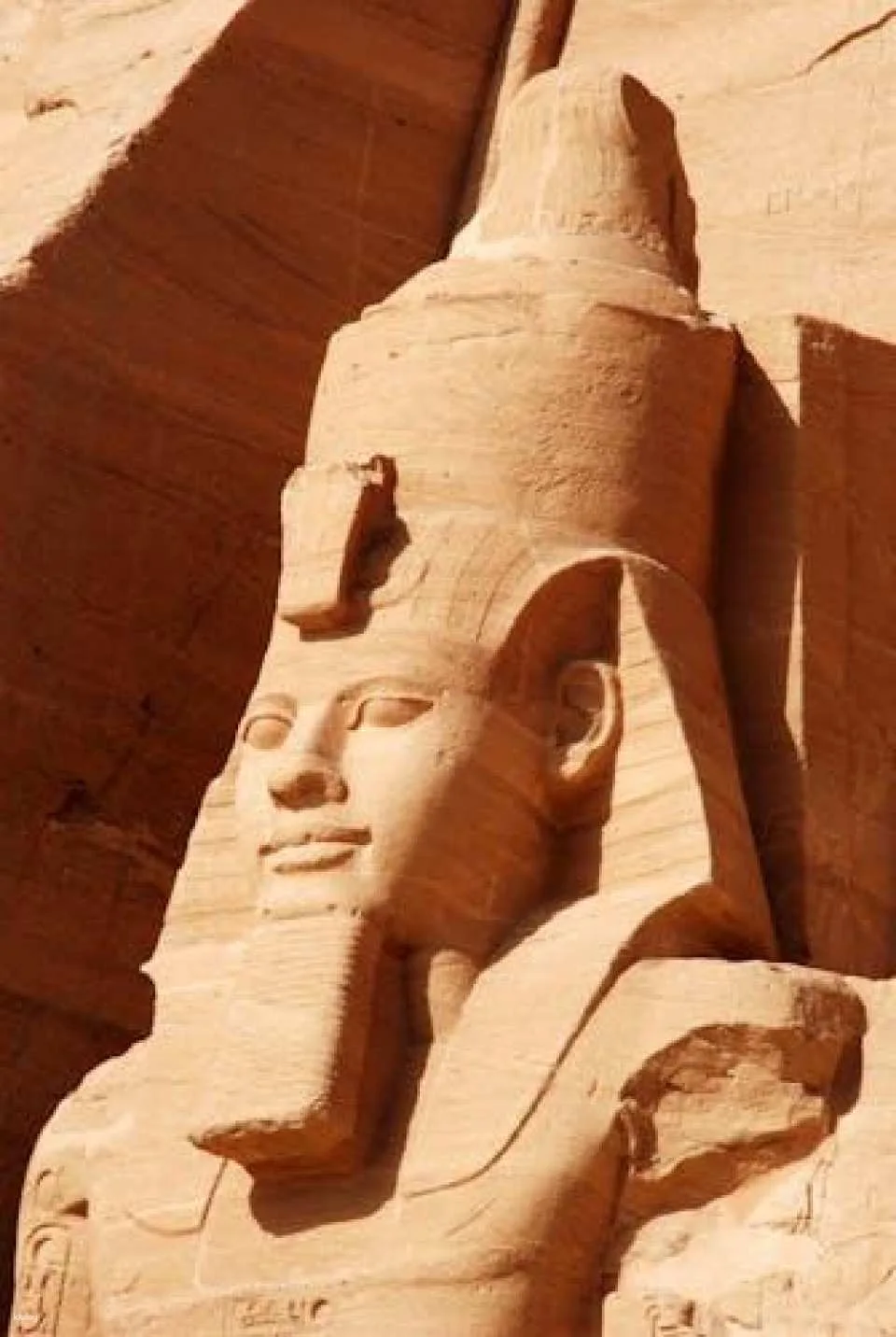 Guided Tour of Abu Simbel Temples from Aswan with Nubian Lunch