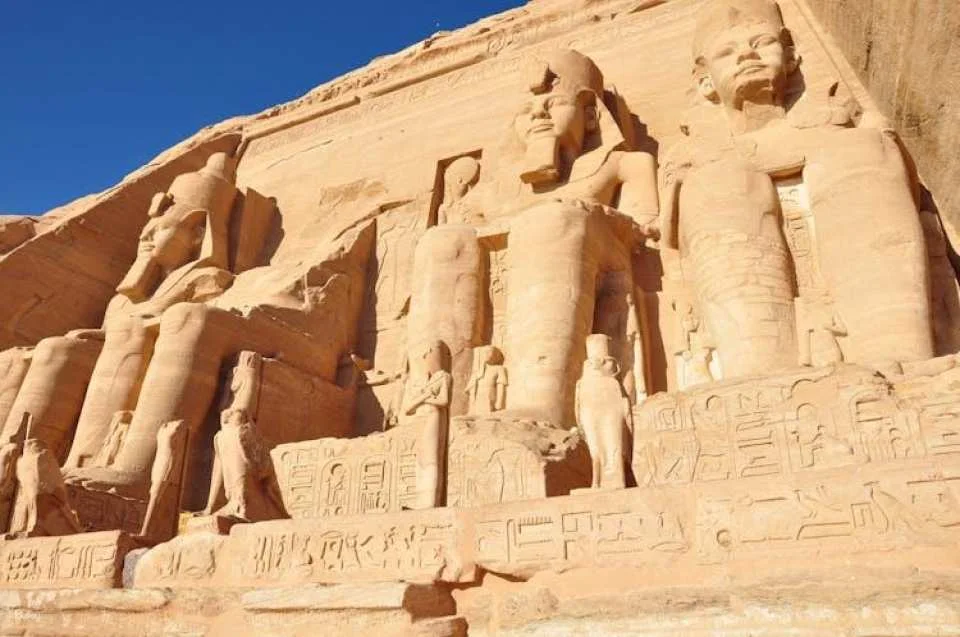 Guided Tour of Abu Simbel Temples from Aswan with Nubian Lunch