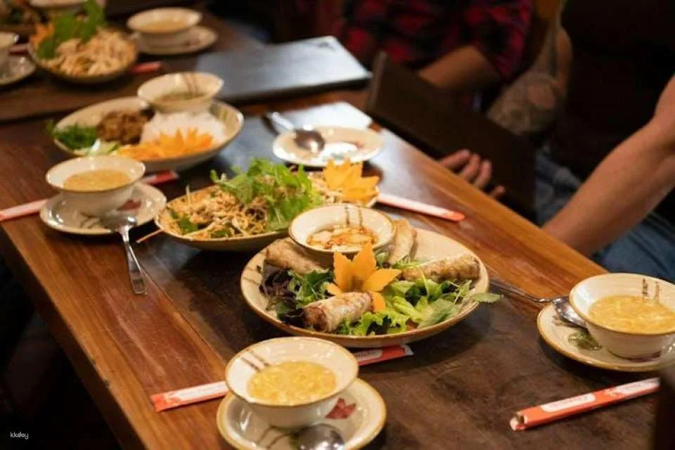 Half-day guided tour of Hanoi with lunch