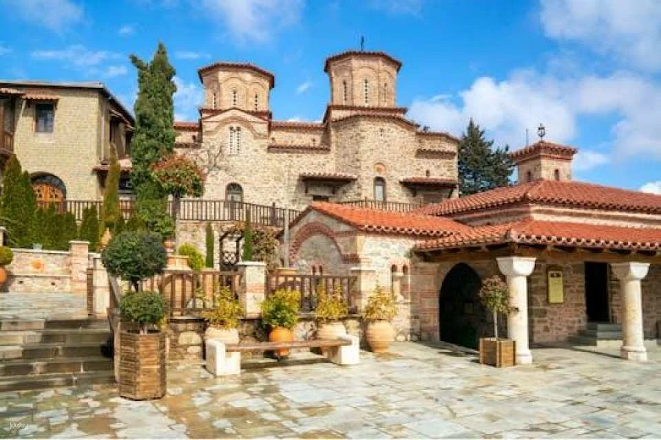 Self-guided walking audio tour of the Varlaam Monastery (620946)