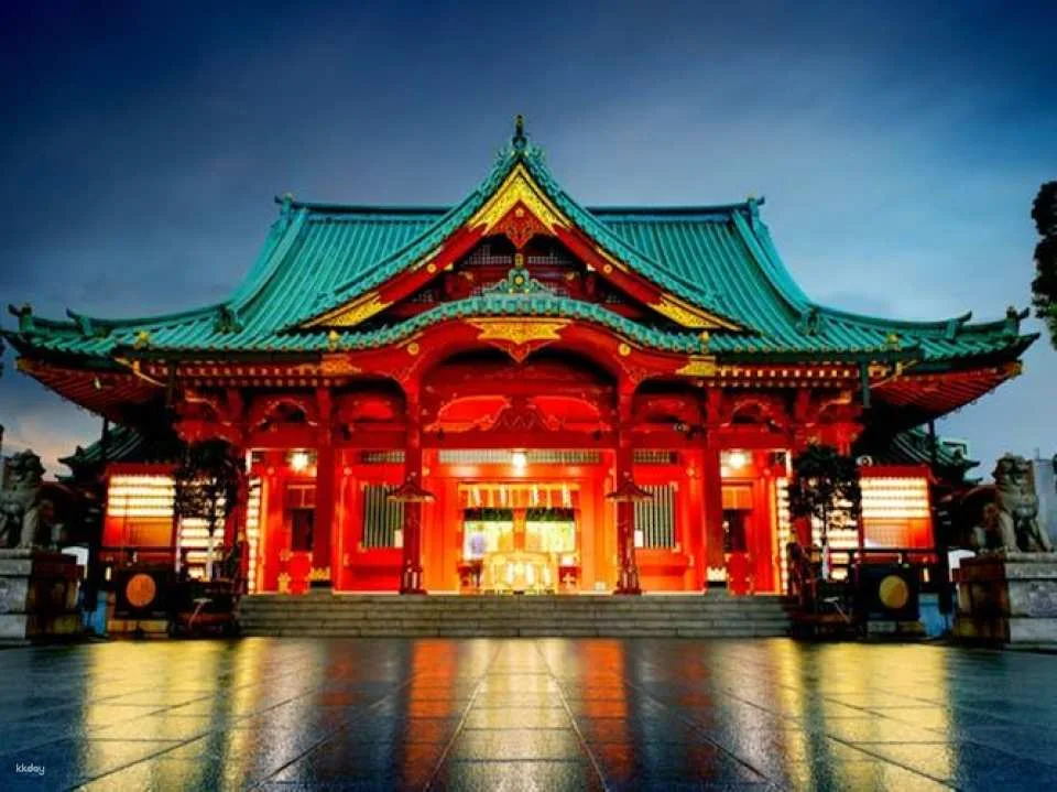 Japanese Show with Sword Fighting, Action and Dance