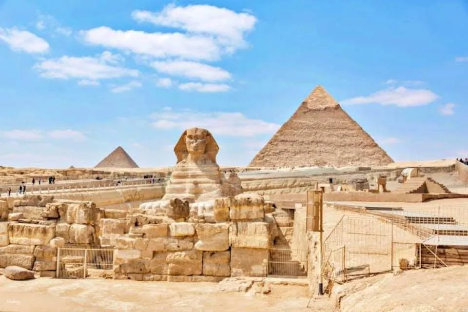 The New Museum and Giza Pyramids with lunch from Matrouh and Alamain