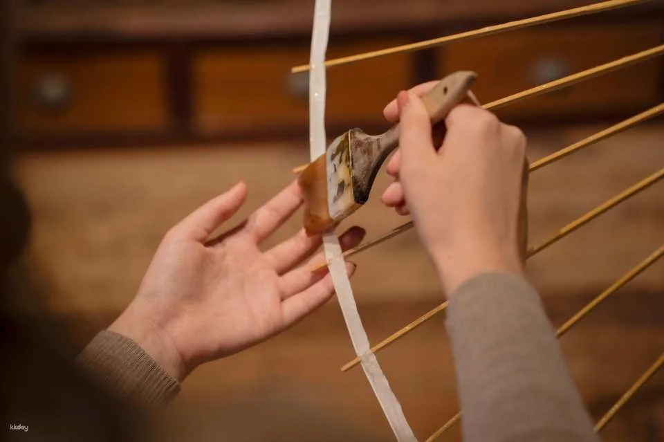 Mini Wagasa Making with Professional Artisan in Kanazawa