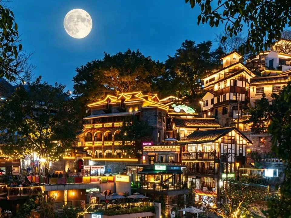 Chongqing Two Rivers and Four Banks Immersive Night Tour: Two Rivers Cruise + Xiahaoli + Night View by Car + Door-to-Door Pickup and Drop-off