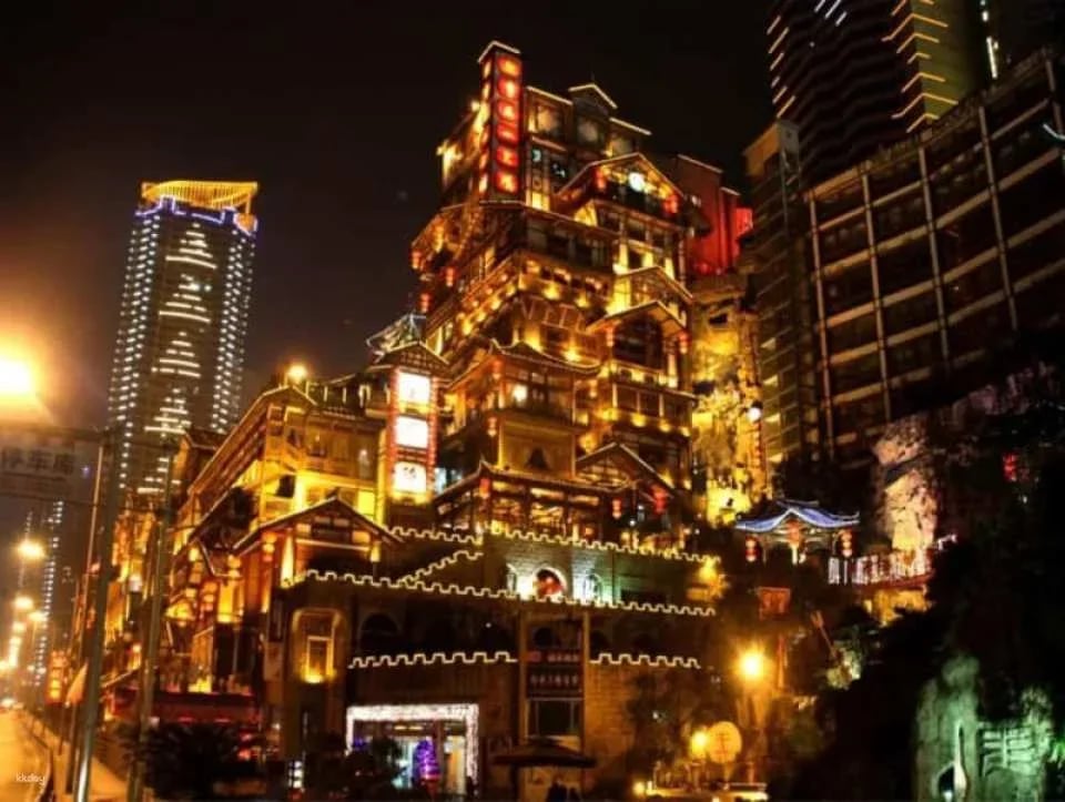Chongqing Two Rivers and Four Banks Immersive Night Tour: Two Rivers Cruise + Xiahaoli + Night View by Car + Door-to-Door Pickup and Drop-off
