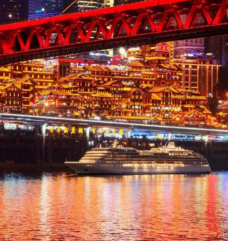 Chongqing Two Rivers and Four Banks Immersive Night Tour: Two Rivers Cruise + Xiahaoli + Night View by Car + Door-to-Door Pickup and Drop-off