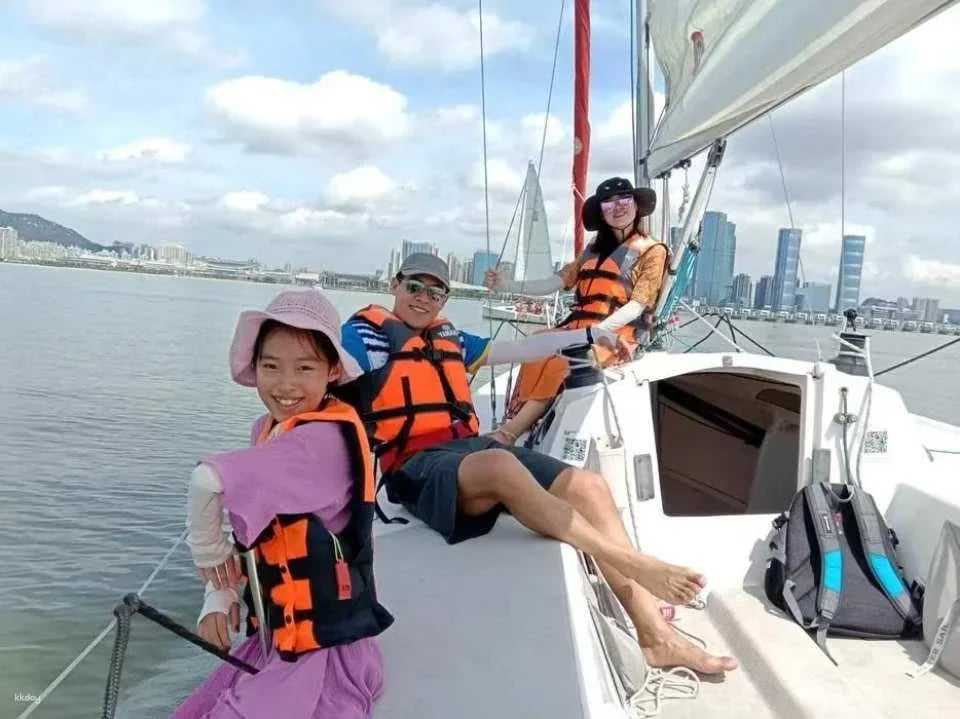 Xiamen Sailing Experience (Sailing and Surfing + Free Upgrade to a Sailing Boat + Accident Insurance Included + Free Glasses + Waterproof Bag + Sun Protection Arms)