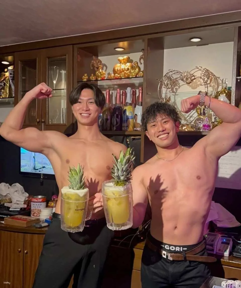 Macho Macho Muscle Bar Experience in Tenjin, Fukuoka, Japan: All-you-can-drink & Performances