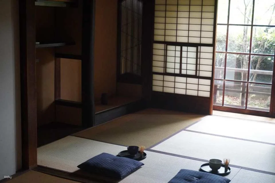 Tea Ceremony, Calligraphy in 150 year old Kyoto Machiya with Kamogawa View