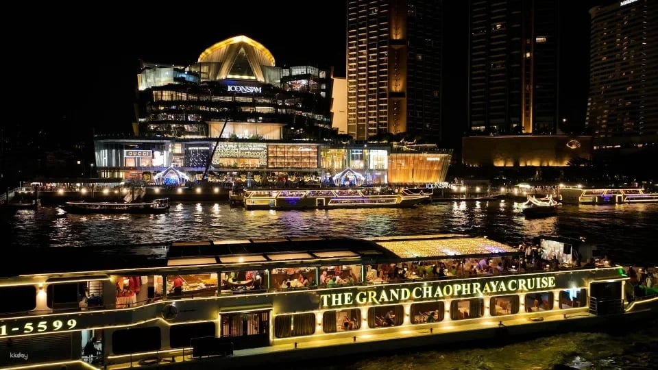 The Grand Chaophraya Cruise with Buffet, Live Music and Traditional Thai performances | Bangkok