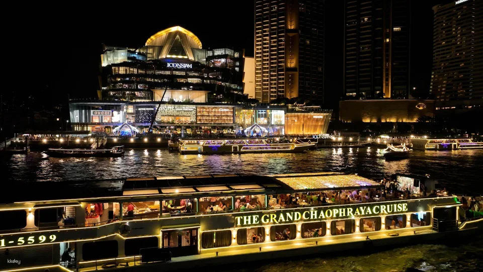 The Grand Chaophraya Cruise with Buffet, Live Music and Traditional Thai performances | Bangkok