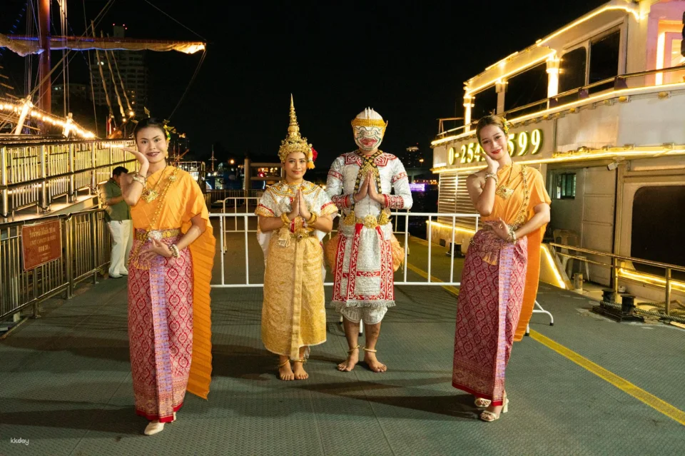 The Grand Chaophraya Cruise with Buffet, Live Music and Traditional Thai performances | Bangkok