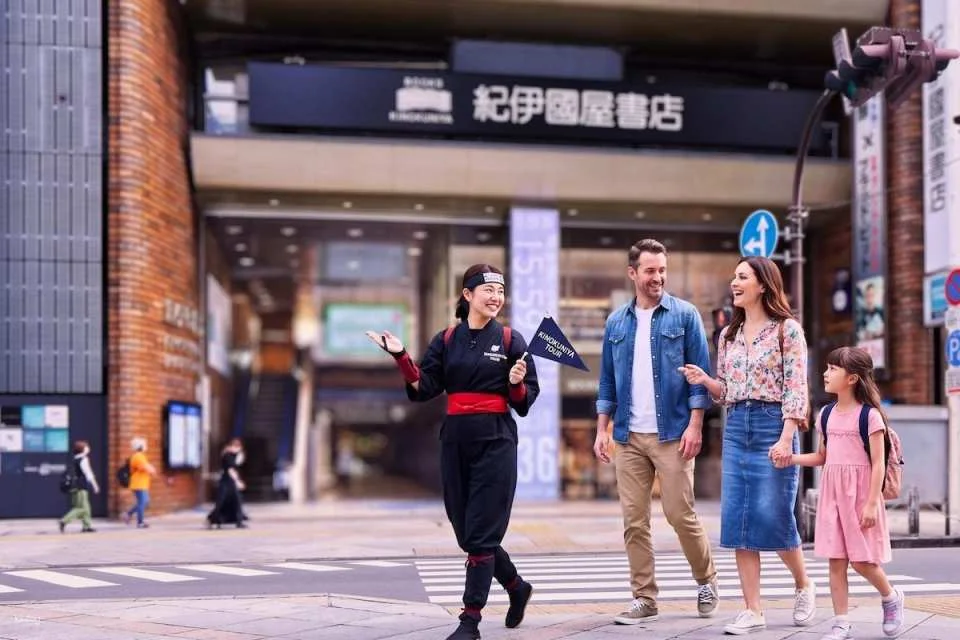 Tokyo Shinjuku | Customized Chinese Character Stamps Experience & Stroll Through the Trendy 3-chome District (60 minutes, excluding stamp making fee) (621577)