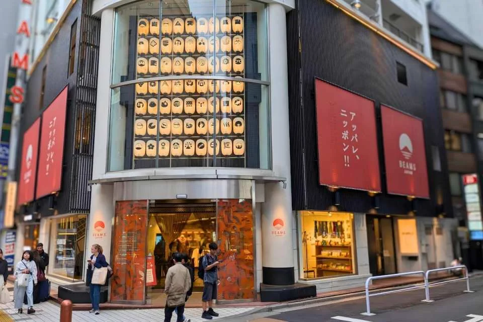 Tokyo Shinjuku | Customized Chinese Character Stamps Experience & Stroll Through the Trendy 3-chome District (60 minutes, excluding stamp making fee)
