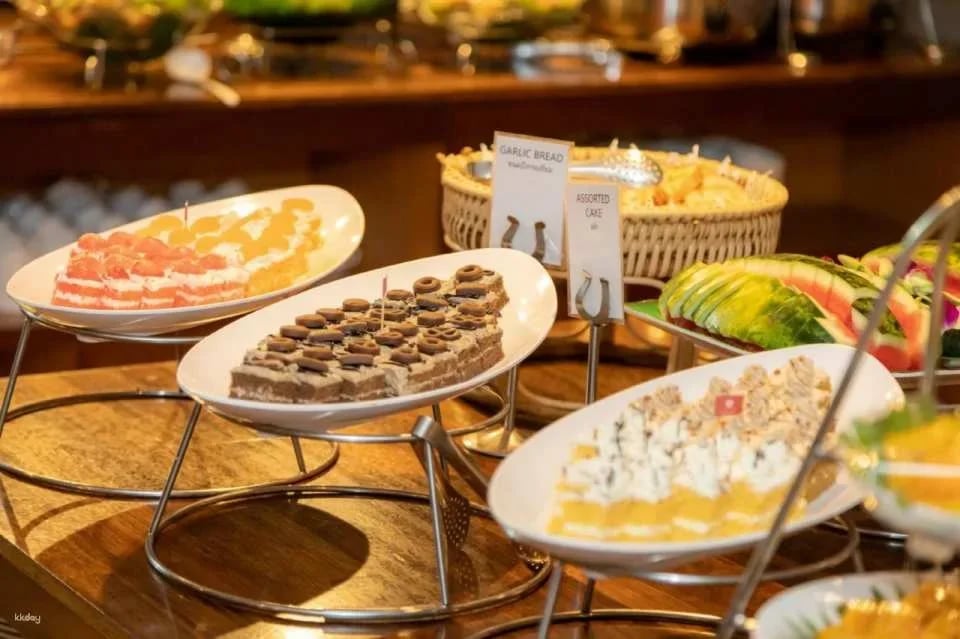 Chaophraya White Orchid Dinner Cruise Dinner & Beer Buffet | Bangkok