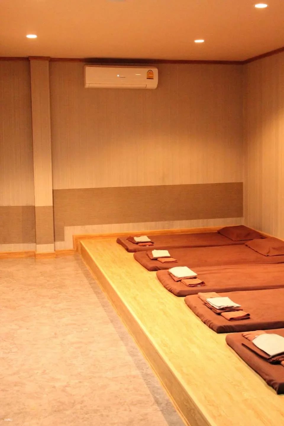 Pattaya: Thai Massage and Airport Transfer