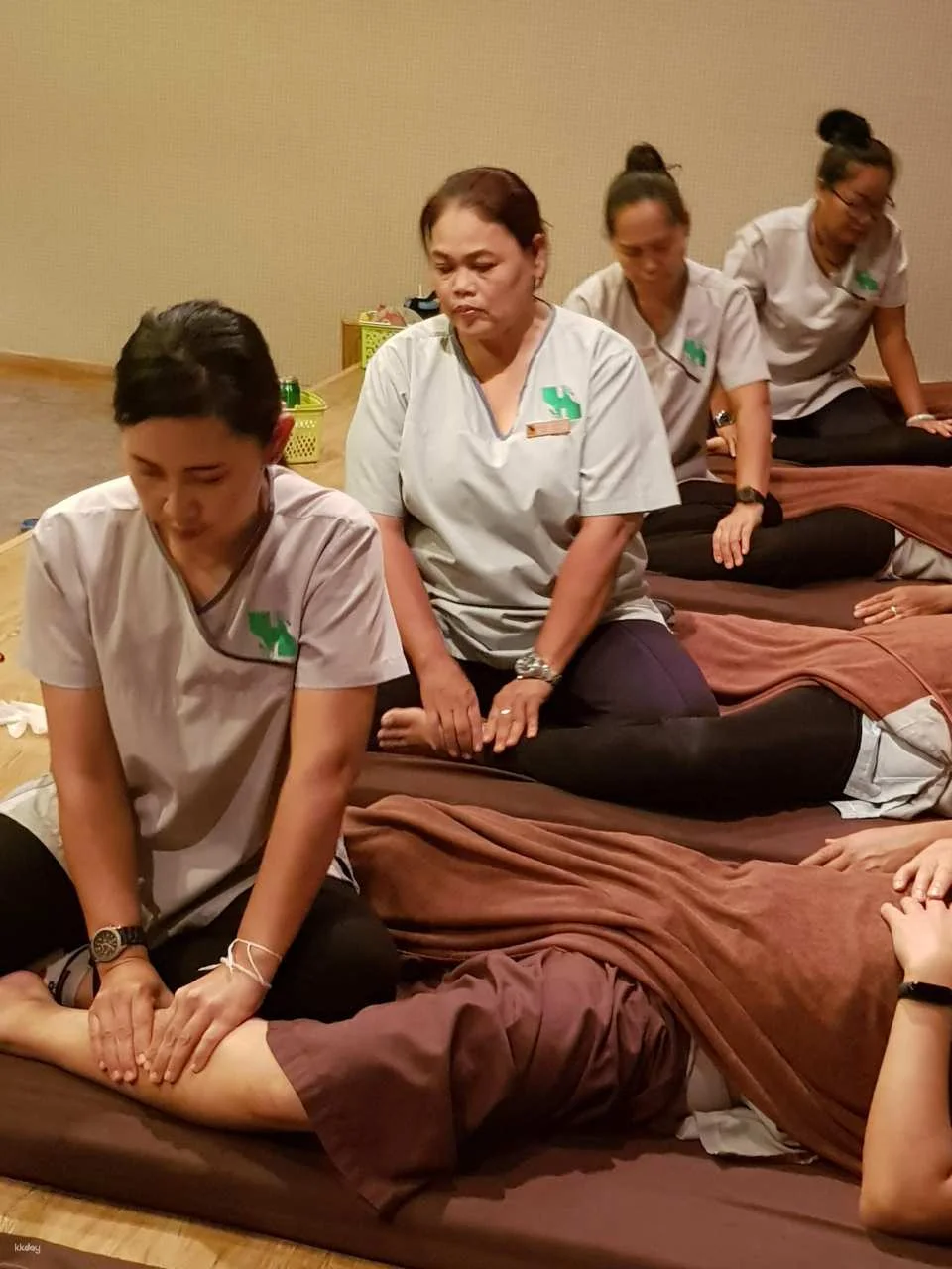 Pattaya: Thai Massage and Airport Transfer