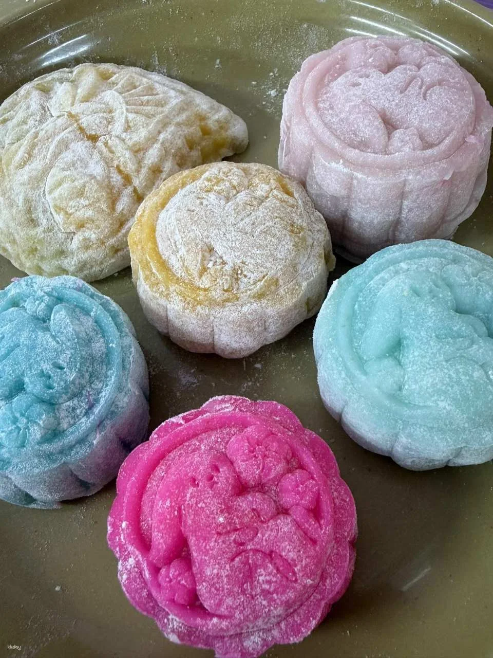 【KKday Special Offer | From HK$99/person】Tai O Snow Skin Mooncake Workshop | Make 2 types of snow skin mooncakes by hand | Includes Tai O map + dolphin pendant | Tai O sightseeing boat tour optional (621969)
