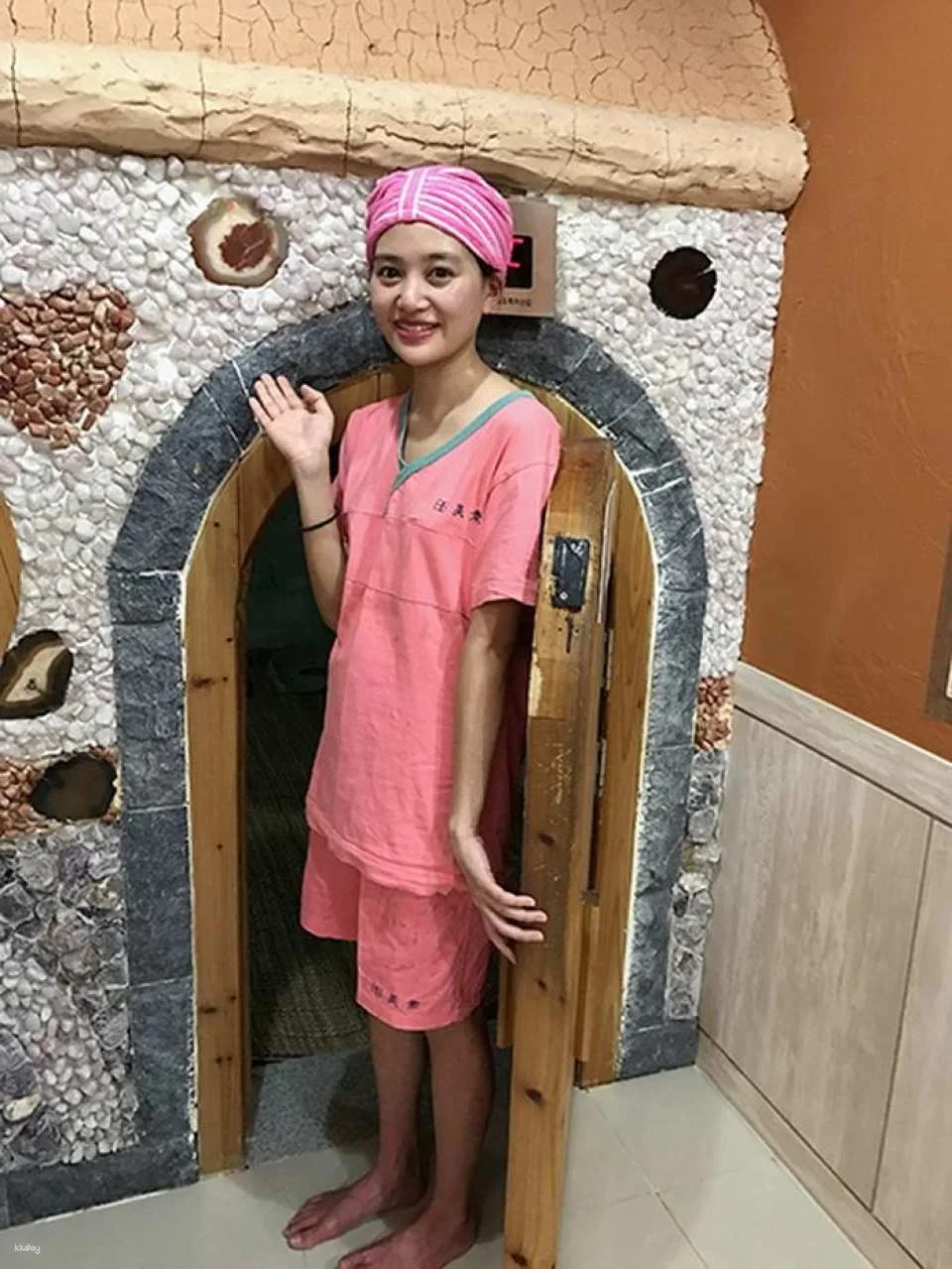 Experience Traditional Korean Sauna, Scrub & Massage in Seoul | Free Far Infrared Pink Salt Heat Sitz Bath or Cupping Therapy