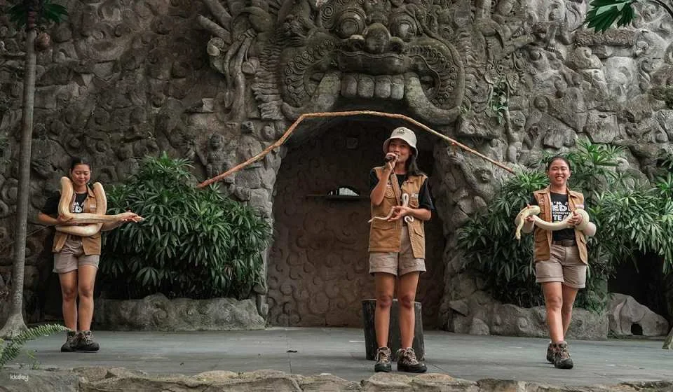 [Bali] Safari Marine Park Admission Ticket - Choose from Jungle Hopper, Dragon Night, Rhino Safari