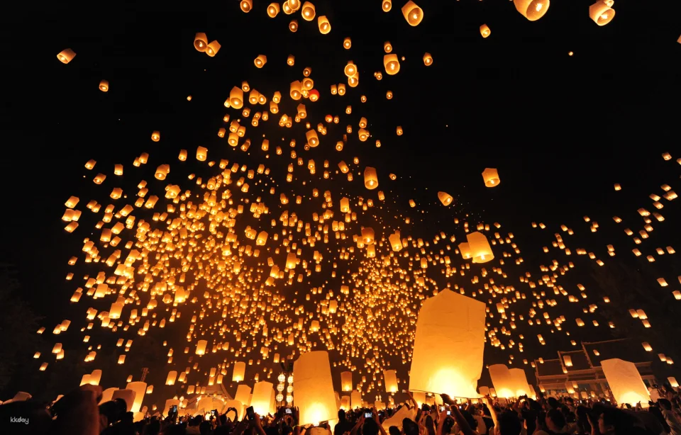 Golden Light CM Lantern Festival 2026 – Yi Peng & Loy Krathong Celebration in Chiang Mai