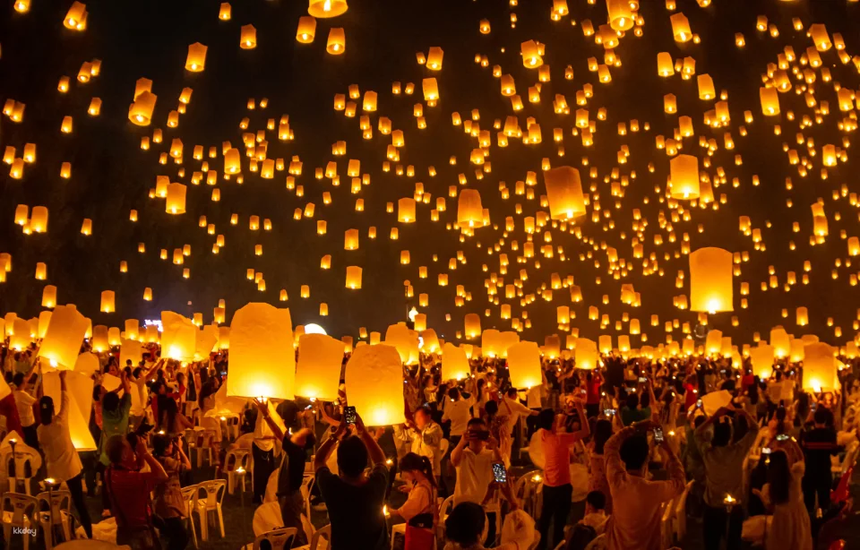 Golden Light CM Lantern Festival 2026 – Yi Peng & Loy Krathong Celebration in Chiang Mai