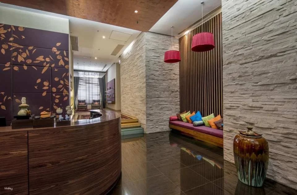 Green Leaf Health Massage at Chatrium Sathorn Hotel | Bangkok