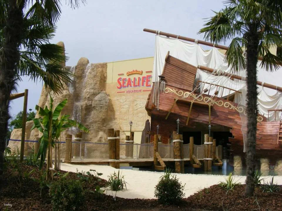 Gardaland SEA LIFE Aquarium Ticket