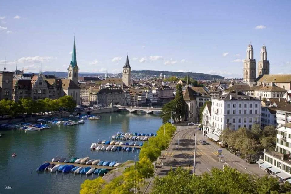 Zurich Sightseeing Bus Tour with Guided Old Town Walk