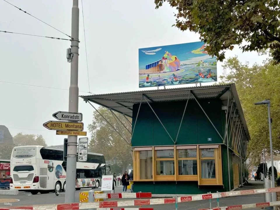 Zurich Sightseeing Bus Tour with Guided Old Town Walk