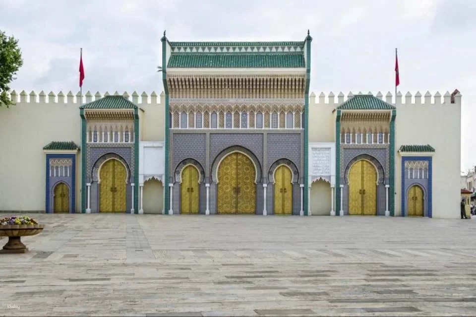 Fez Full-Day Tour from Casablanca: Medina of Fez, Al-Qarawiyyin Mosque, Al-Attarine Medersa