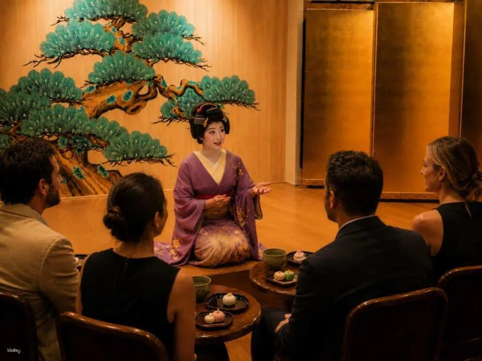 Tokyo: Japanese Culture Experience & Artist Talk (12 seats)