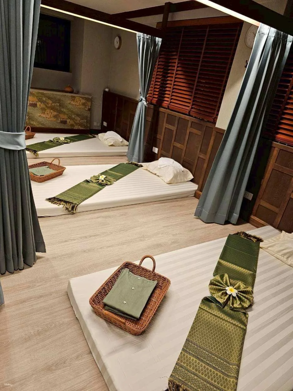 Siam Serene Mahaesak Massage