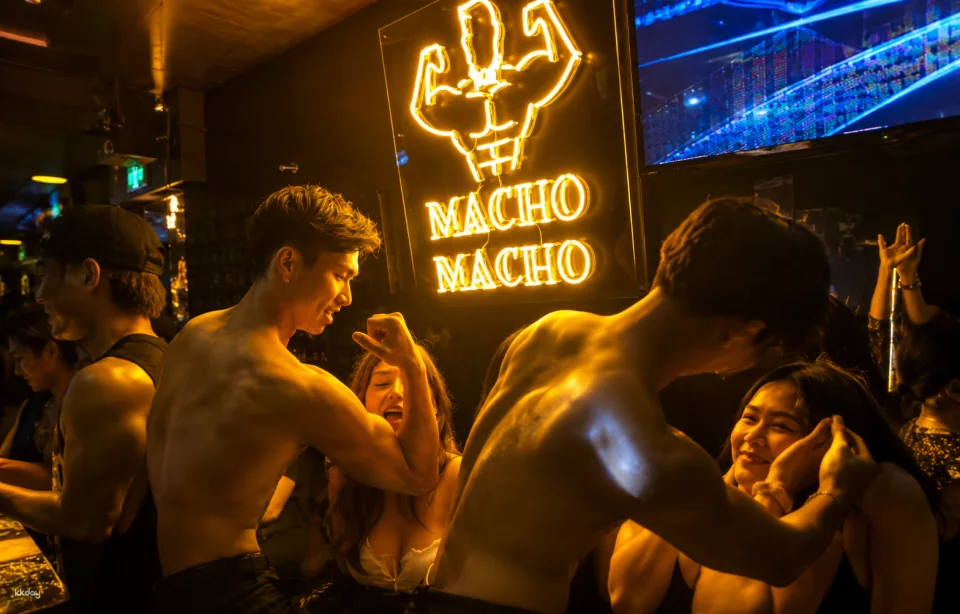 Tokyo, Japan | Shibuya's muscular bar Maccho Maccho: Performances & 1-hour all-you-can-drink (640596)