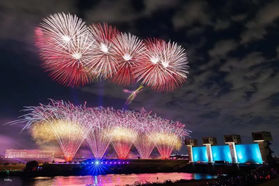 RED×BLUE SPARKLE GATE -Kita Ward Fireworks Festival- | Reserved seating tickets for international tourists