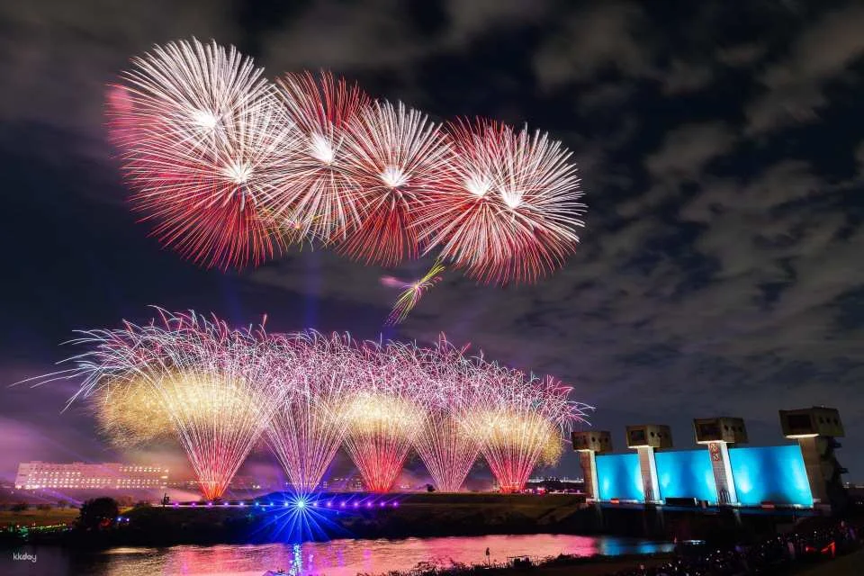 RED×BLUE SPARKLE GATE -Kita Ward Fireworks Festival- | Reserved seating tickets for international tourists