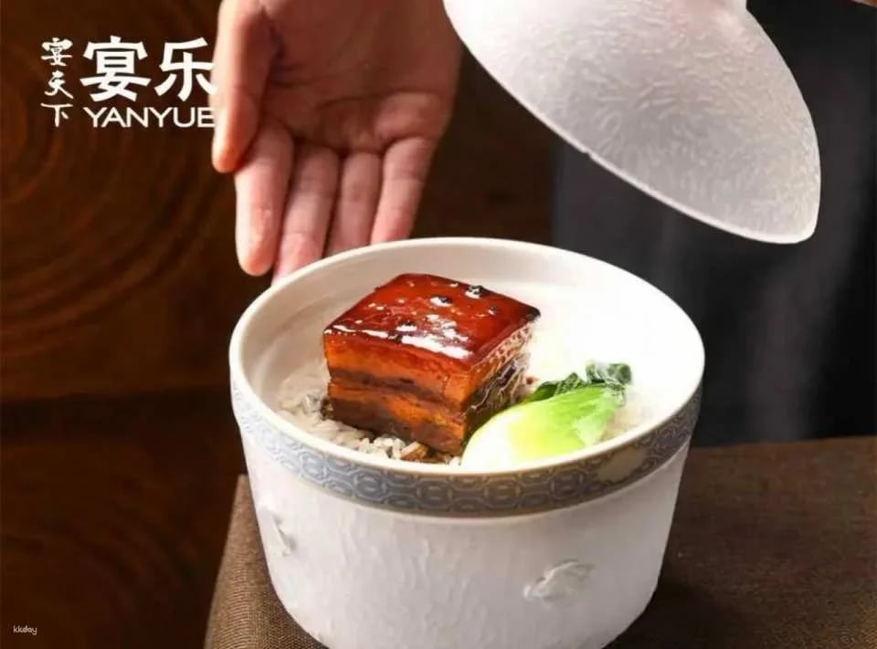 China | Shanghai Yantianxia Banquet [360° Holographic Circular Large Screen Immerses You in a Palace Banquet Experience: Court-Style Banquet + Spectacular Song and Dance Performances + Optional Exquisite Costumes]