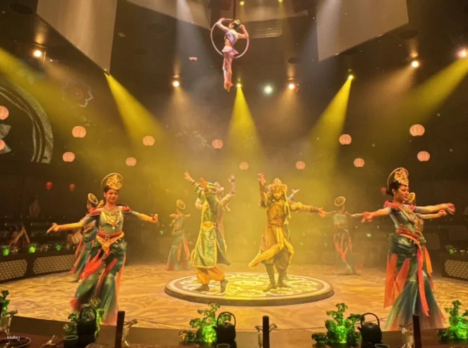 China | Shanghai Yantianxia Banquet [360° Holographic Circular Large Screen Immerses You in a Palace Banquet Experience: Court-Style Banquet + Spectacular Song and Dance Performances + Optional Exquisite Costumes]