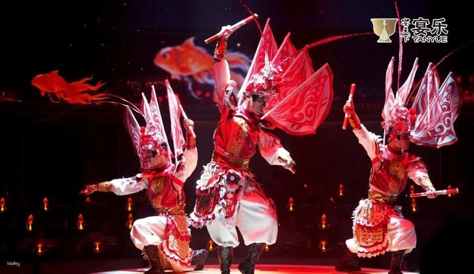 China | Shenzhen Yantianxia Banquet: An immersive palace-style song and dance banquet with optional ancient costumes and exquisite makeup.