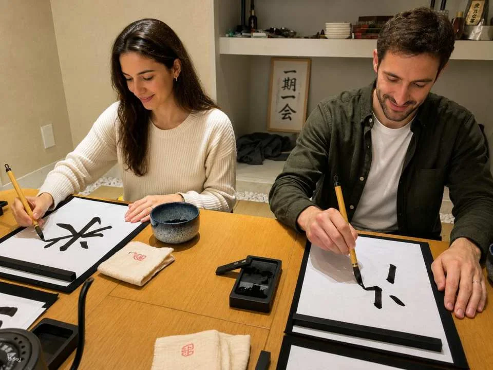 Shibuya Calligraphy Experience in Tokyo, Japan | Enjoy calligraphy in a private Japanese-style room and immerse yourself in the culture of Japanese calligraphy.